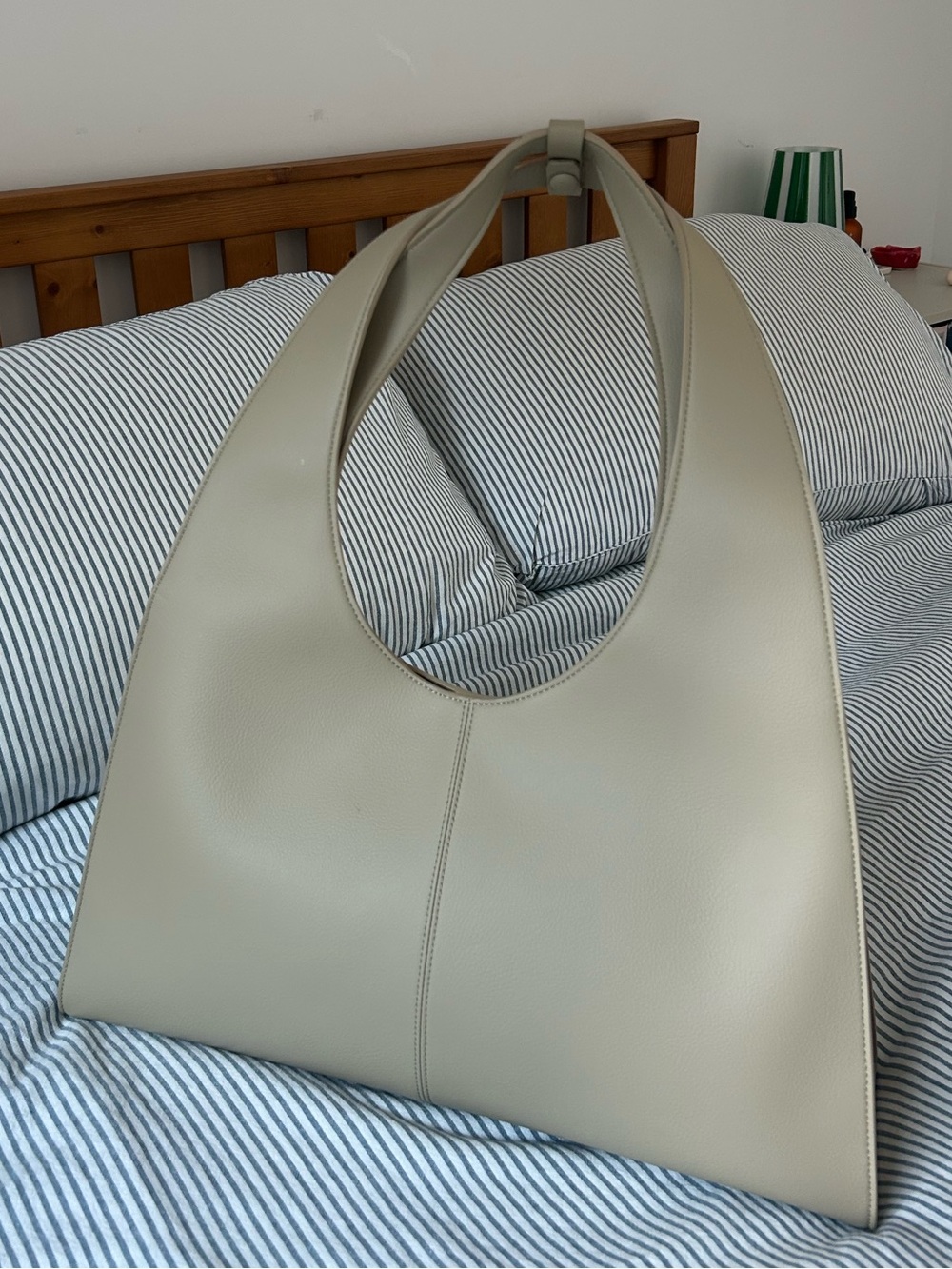 Freja New York Ida Bag Oat Large Vegan Leather Hobo Tote - Picture 5 of 8